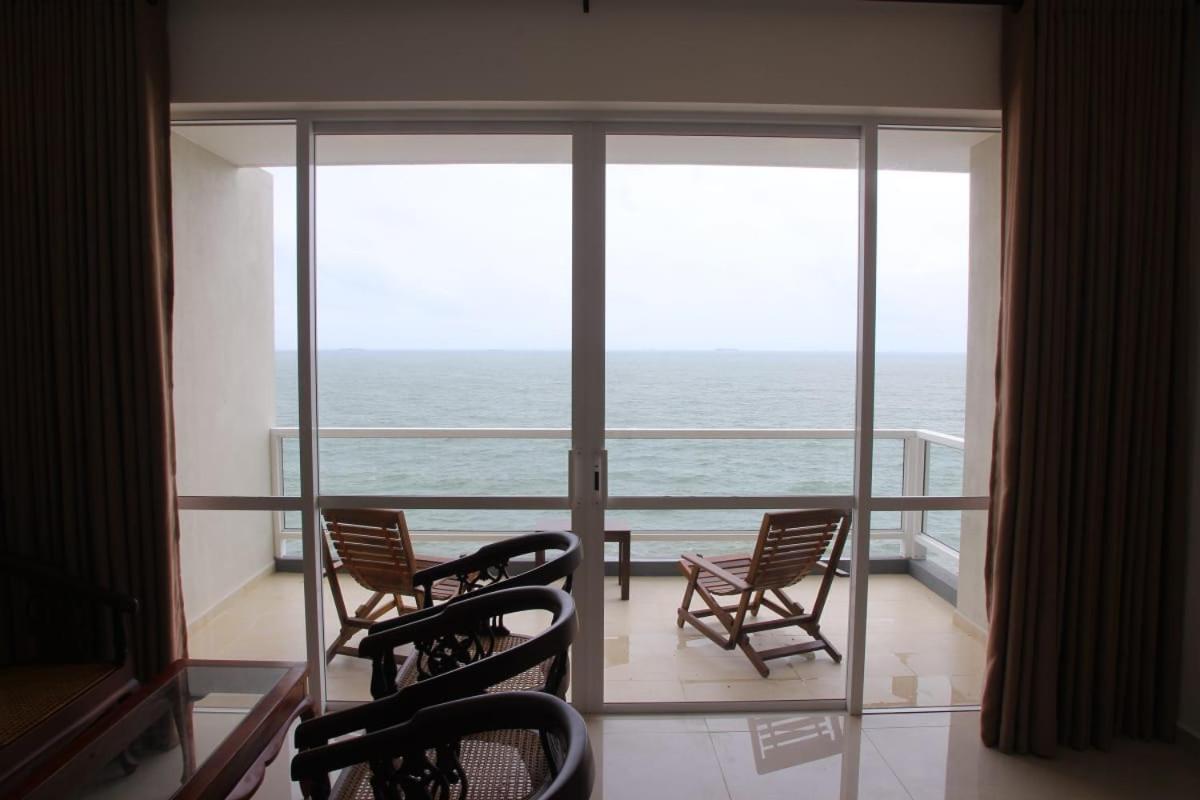 Apartamento Aqua Vista Uswetakeiyawa Exterior foto