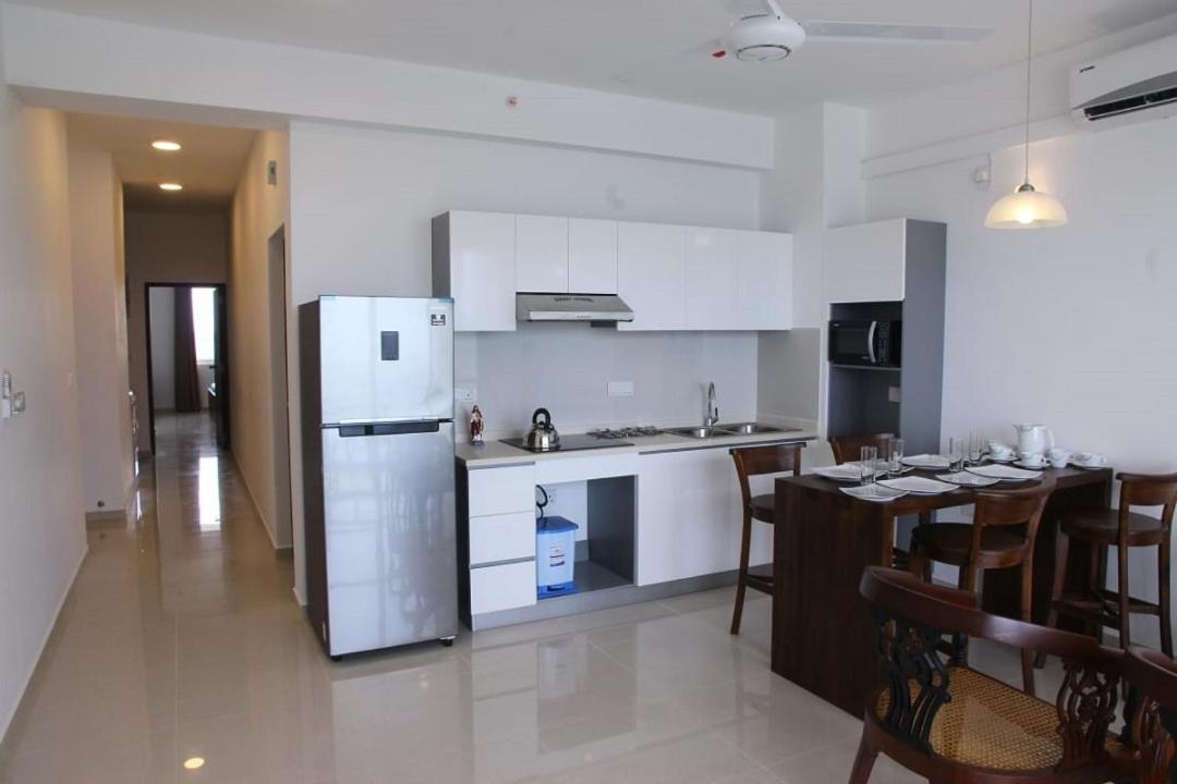 Apartamento Aqua Vista Uswetakeiyawa Exterior foto